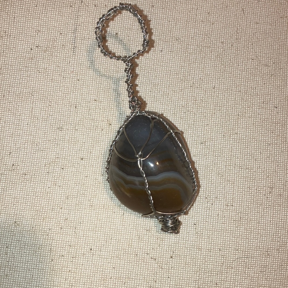 Wire wrap crystal